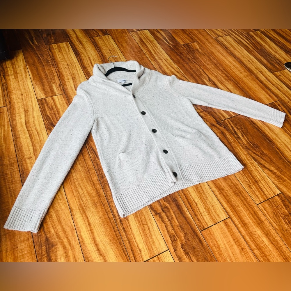 Men’s Cardigan Sweater Size Medium.